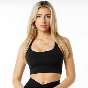 Alphalete surface altitude sports bra